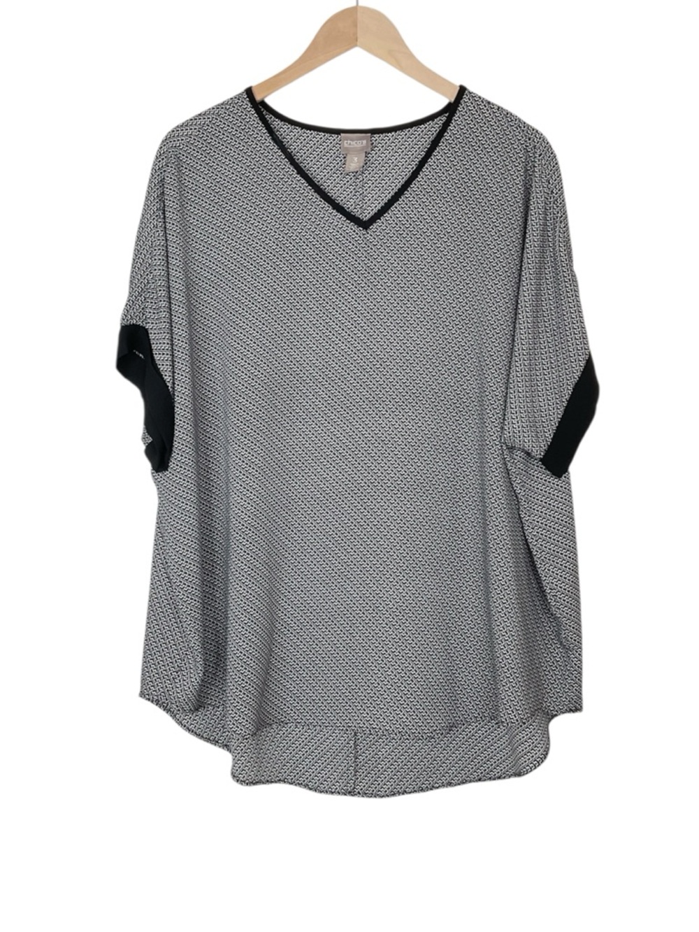 Chico's Black And White Short Sleeve V-Neck Blouse Size XL